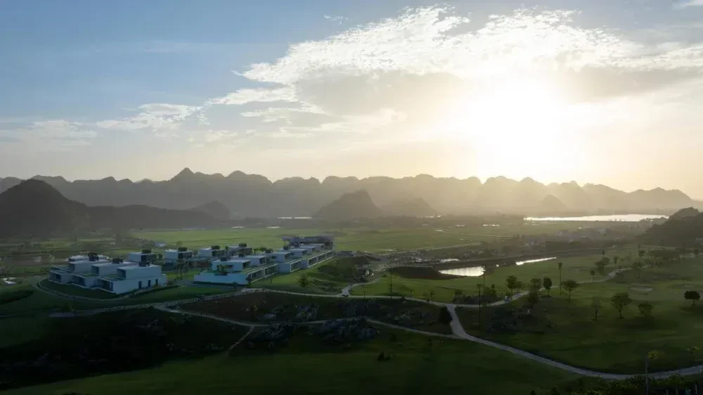 The Five Resort & Golf Hoàng Gia – ảnh 1